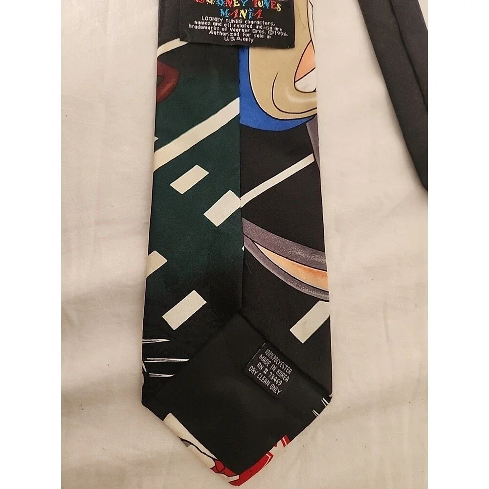 Vtg. Looney Tunes Mens Tie Mania Football Theme Bugs Bunny Taz Black Background